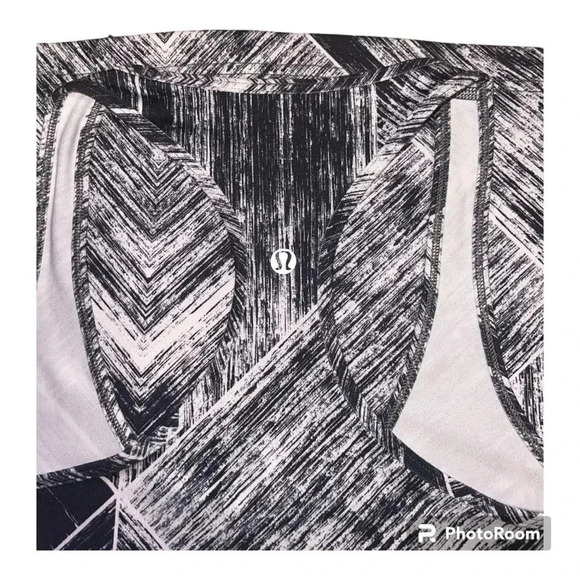 Lululemon tank top with black and white tile design - Picture 1 of 3